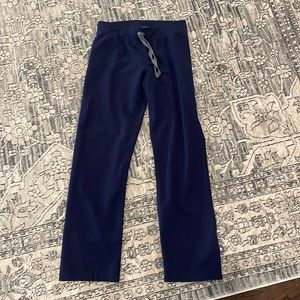 Navy Women’s fig small scrubs